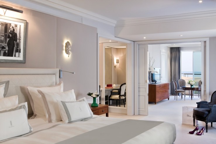 Suite DIOR - Chambre 2 - perspective de jour depuis la salle de bains